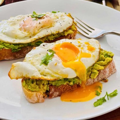 best-easy-smashed-avo-egg-toast